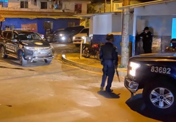 La Policía ha reforzado su presencia para garantizar el orden ante la crisis sanitaria. Foto: Cortesía