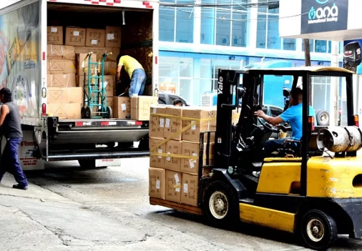 Las bodegas de la ZLC se mantienen operando con un 10% de su personal.