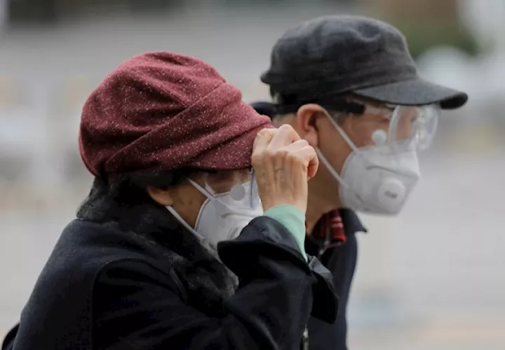 Los 34 casos "importados" se registraron en Pekín (21), Cantón (sureste, 9), Shanghái (este, 2), Heilongjiang (noreste, 1) y Zhejiang (este, 1).