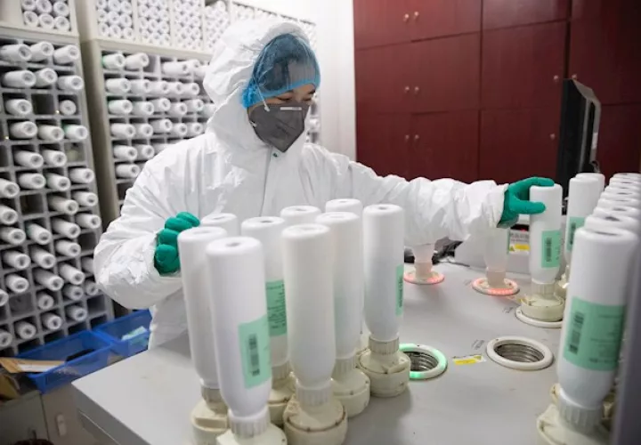 En las últimas 24 horas el gigante asiático registró 41 de los llamados casos "importados", descubiertos en viajeros que llegan a China desde otros focos mundiales de la pandemia, una cifra que, aún siendo baja, es la mayor contabilizada hasta la fecha.