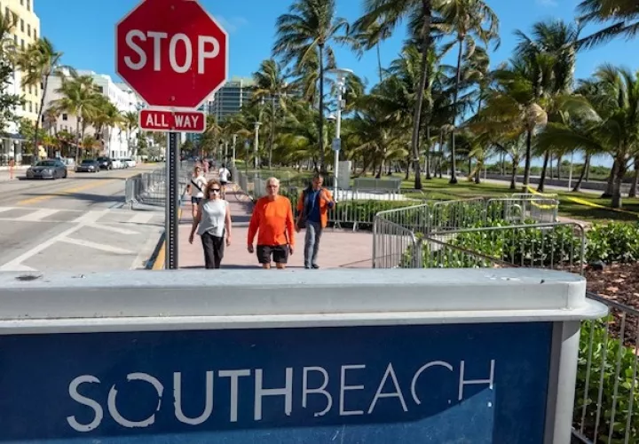 Los condados vecinos de Broward y Miami Dade (en el sur de Florida), con 180 y 177 casos, respectivamente, siguen siendo los más afectados por la pandemia.