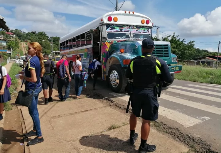 Uno de los paliativos adoptados por el sindicato para apoyar a los conductores, dijo, ha sido la entrega de alimentos, lo cual inicio la semana pasada.