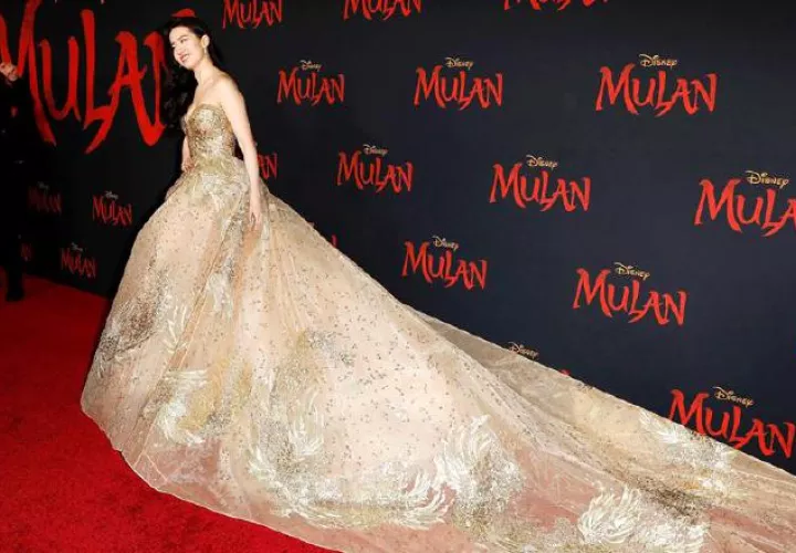 "Mulan" no estrenará en marzo, según anunció Disney. La idea es atajar al coronavirus.