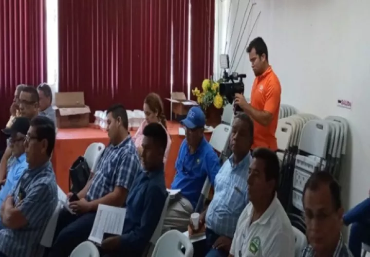 Asis estima el porcentaje del área agrícola afectada por sequía.