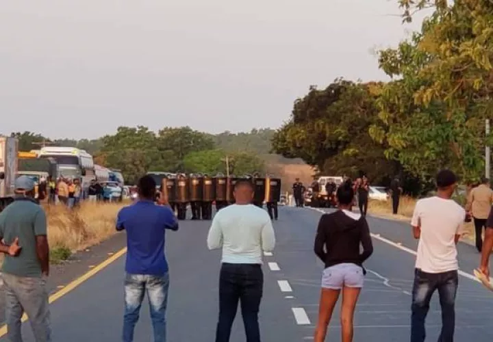 Los manifestantes que cerraron la Interamericana están exigiendo plazas de empleos.