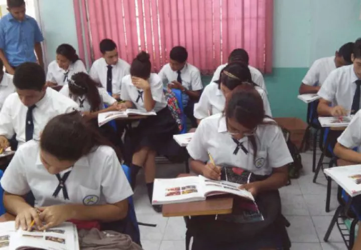 Piden al Gobierno Nacional cerrar el año escolar.