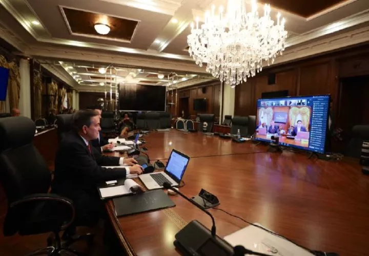 El Consejo de Gabinete sesionó ayer de manera virtual, teniendo al presidente Laurentino Cortizo como único asistente presencial en el Palacio de las Garzas. Cortesía