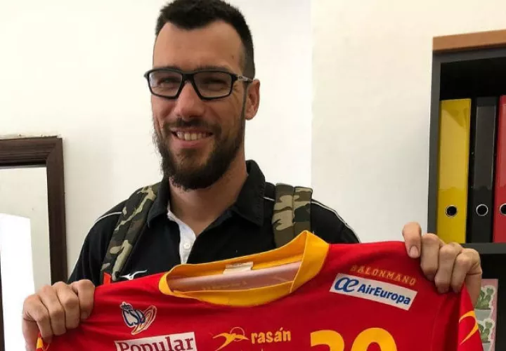 Gedeón Guardiola, jugador de balonmano. Foto @gede30