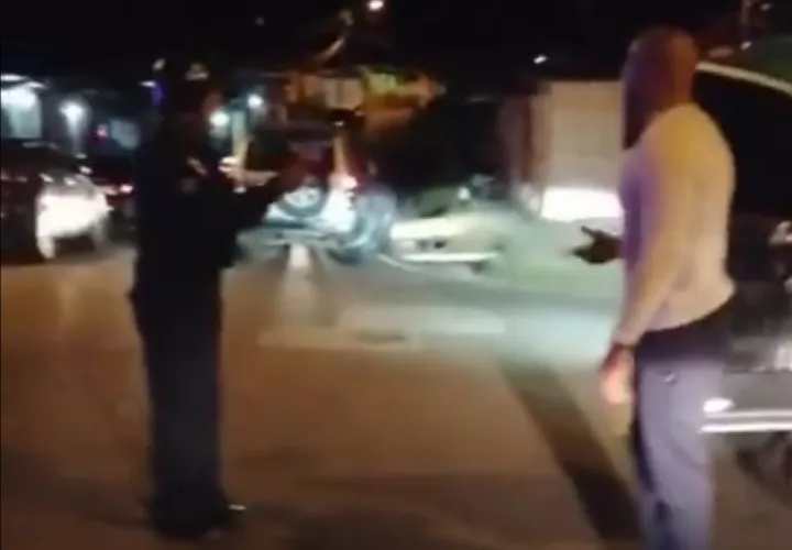 Detienen auto de diputado Jairo Bolota Salazar por Policía Nacional en Colón.