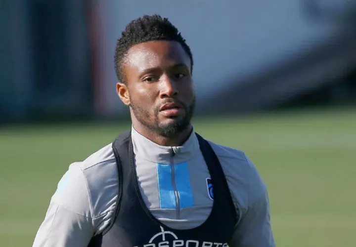 John Obi Mikel , exjugador del Chelsea, dejó el fútbol de Turquía. Foto @mikel_john_obi