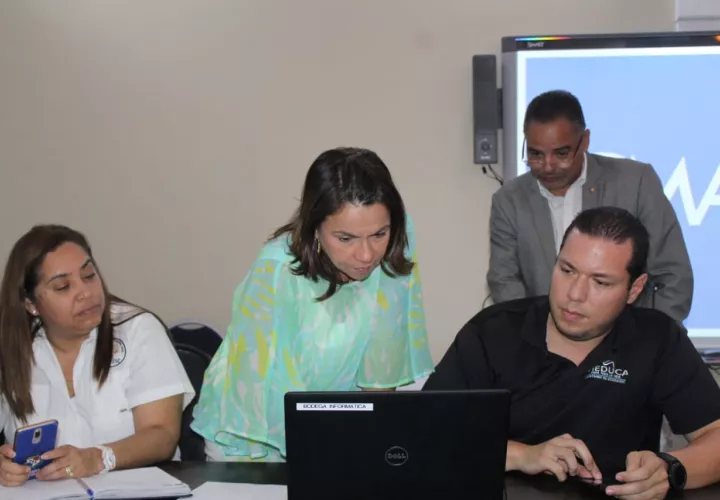 El Meduca hizo una reunión virtual con los docentes. 