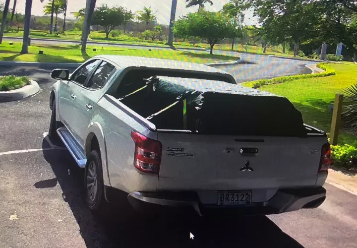 Este es el vehículo de Denzel Jardine al salir en fuga del proyecto Punta Caelo.