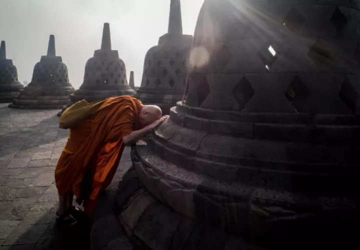 Para los budistas, la muerte “representa renovación, regeneración y continuidad”, dice Geshe Dadul Namgyal. Foto / Oka Hamied/Agence France-Presse — Getty Images.