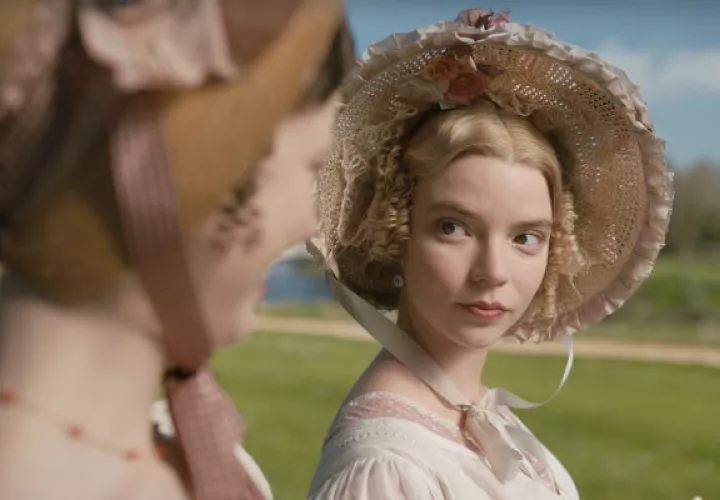 Anya Taylor-Joy es una Emma esnob vanidosa. Foto / Focus Features.