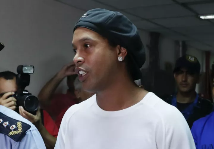 ronaldinho_ap.jpg