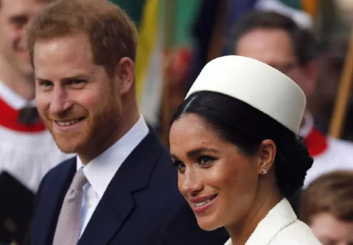Meghan Markle y Harry están dándole la vuelta a la página. Acaban de empezar una nueva etapa en su vida como pareja.  AP