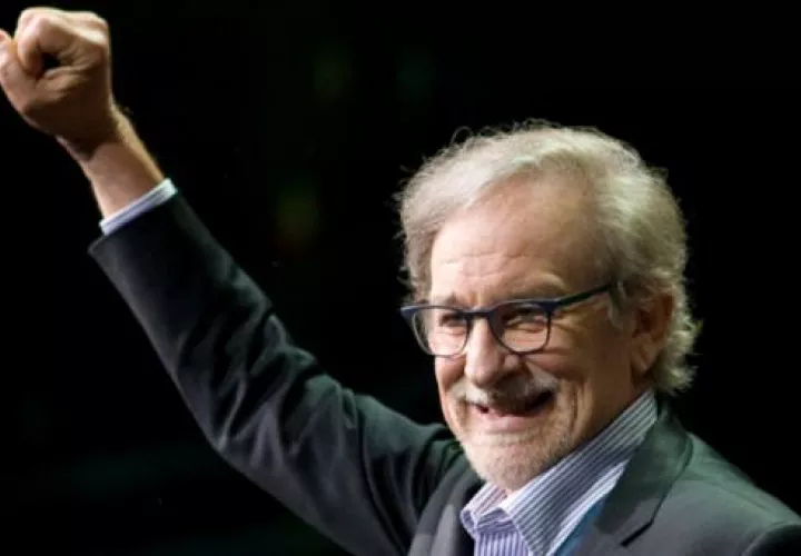  Steven Spielberg donó medio millón de dólares al Ayuntamiento de Los Ángeles para combatir al coronavirus y envía alimentos a médicos y enfermeras del centro médico Providence Saint Joseph. Foto: EFE