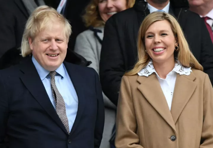 Johnson, de 55 años, y Symonds, de 32, anunciaron este miércoles que han tenido a "un niño sano". Fotos :EFE.