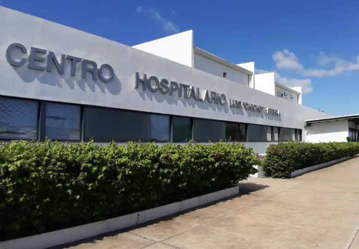 El autobús se mantiene retenido en cuarentena en la sede del hospital de Veraguas. Foto: Archivo/Ilustrativa.