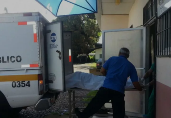 El cuerpo de la unidad policial fue llevado este sábado a la morgue judicial en el distrito de David. Fotos: Mayra Madrid.