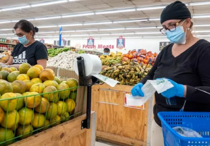 Las frutas y vegetales son los productos de mayor consumo. EFE