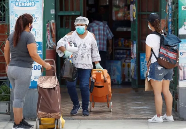 Durante estos dos días, no habrá ninguna tienda abierta y nadie podrá salir de su casa salvo emergencia.  Foto/EFE