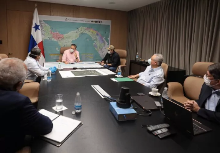 Reunión entre directivos del Idaan y miembros del Ejecutivo.