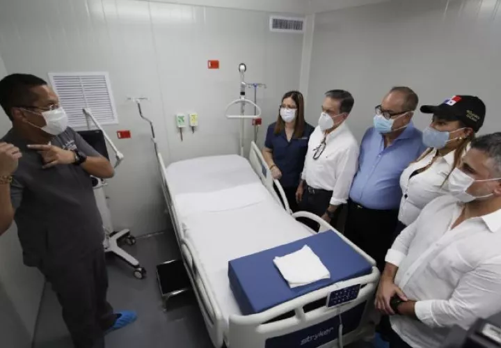 Los cuidados que reciben las personas en  intensivos son rigurosos porque  se debaten entre la vida y la muerte. Archivo