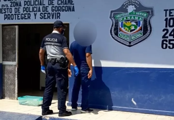 El señor señalaba que “me dieron dos libretas mas llenas de bonos, tengo 27 bonos para mis amistades..." Foto: Policía Nacional.