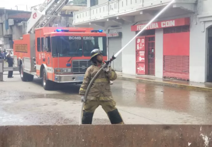 El Cuerpo de Bomberos está en la primera línea de combate a esta pandemia. Foto: BCBRP