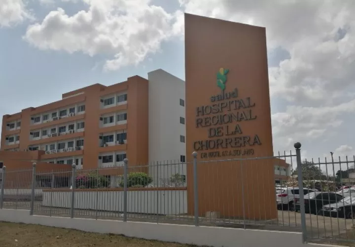 El personal que labora en los centros hospitalarios en la ciudad capital en horas de la noche también enfrenta dificultades para cumplir con su jornada laboral.