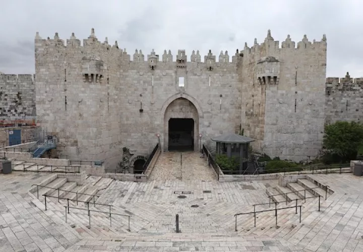 Los cuatro franciscanos oraron en las catorce estaciones de la Vía Dolorosa.