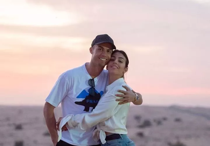 Cristiano Ronaldo y Georgina. Foto:@Cristiano