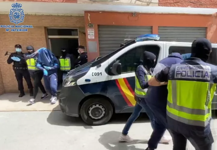 Imagen del arresto de los extremistas islámicos en Almeria, España. Fotos: EFE/Archivo.