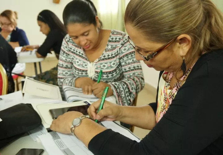 Estructuran una capacitación virtual y abierta de 40 horas para docentes.