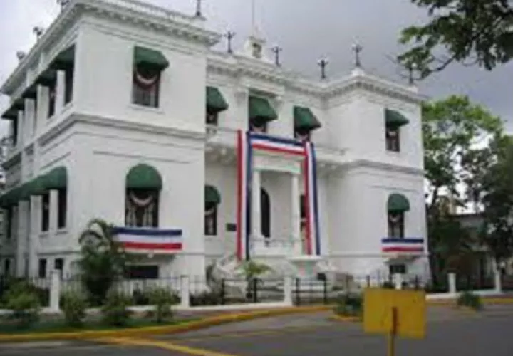 "Las consultas al público en general serán absueltas, solamente, a través de la línea telefónica 512 7247". Foto.: Archivo.