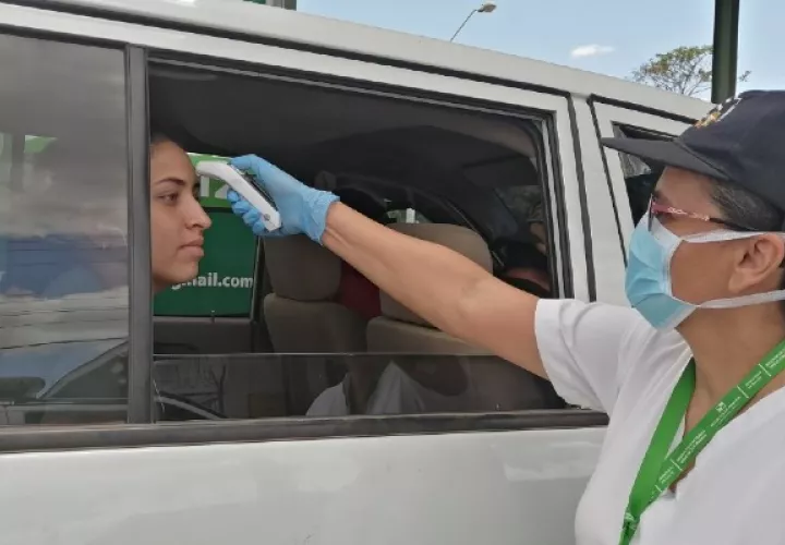  Jaqueline Solís, sub directora regional de Salud, quien añadió que los pacientes con recuperación clínica se mantienen en aislamiento domiciliario. Foto/Thays Domínguez