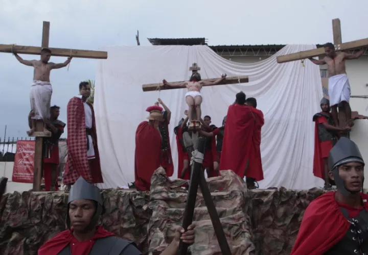 Católicos deben pasar este viernes santo en oración y preparados para celebrar desde casa la resurrección de Jesús.