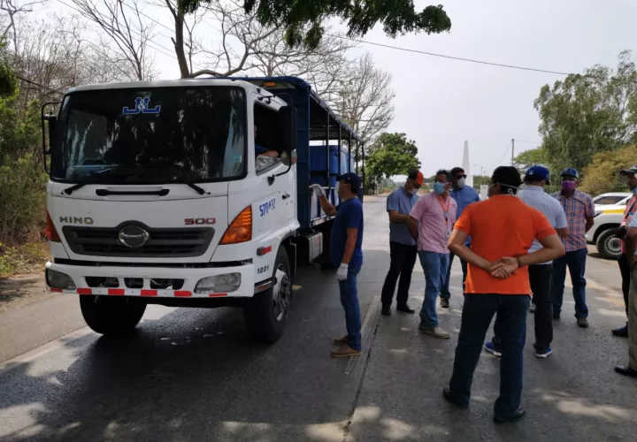 Otros distritos también han fortalecido sus cercos, entre ellos Guararé, Macaracas y Pedasí, donde funcionan las 24 horas del día. Foto/Thays Domíngez