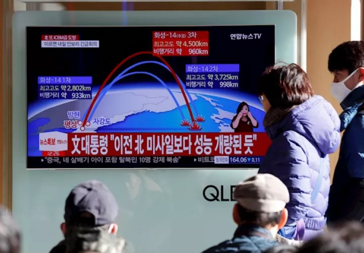 De acuerdo con un comunicado del Ministerio de Defensa de Corea del Sur, el Norte disparó varios misiles de crucero antibuque en torno a las 07.00 hora local (22.00 GMT del lunes) hacia aguas del Mar de Japón (llamado Mar del Este en las dos Coreas).