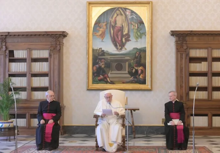 La decisión de crear esta nueva comisión fue tomada por el papa Francisco durante una reciente audiencia concedida al prefecto de la Congregación para la Doctrina de la Fe, el cardenal Luis Francisco Ladaria Ferrer, explica el Vaticano en el comunicado.