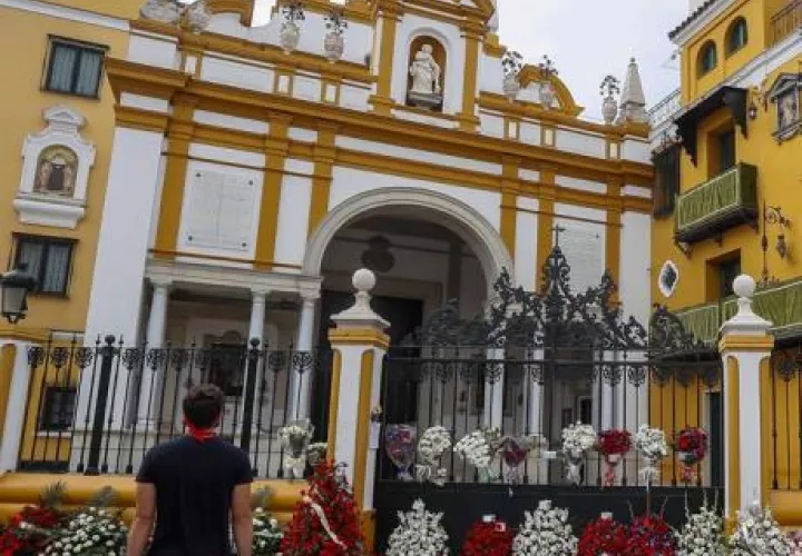 Las iglesias católicas del mundo desde que inició la pandemia ha dejado de recibir a sus fieles. FOTO/EFE