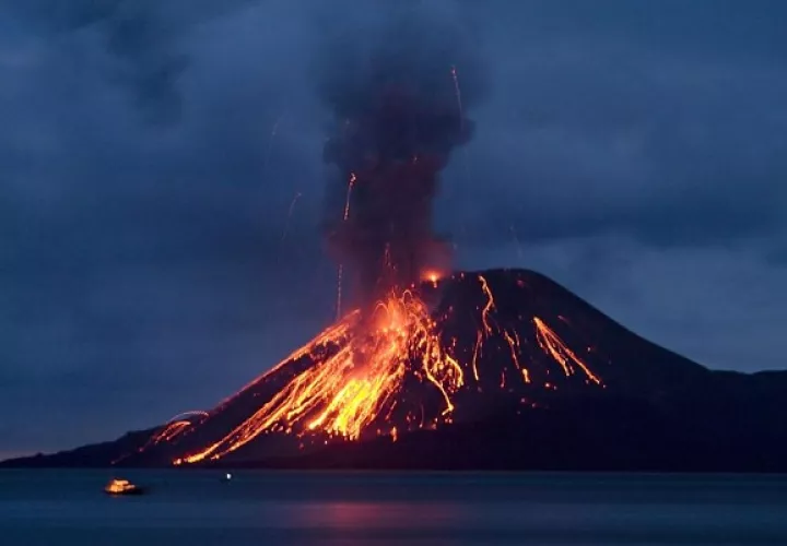 El volcán Anak Krakatoa está ubicado en Indonesia. Foto AP