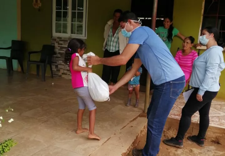 Se informó que este lunes continuará la distribución en las comunidades de Cerro Largo, Los Llanos, El Tijera, Entradero del Castillo y Menchaca de Ocú.