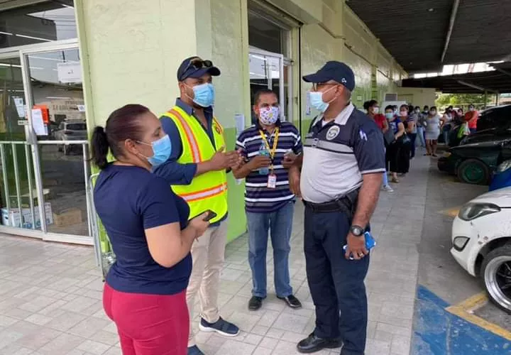 Las autoridades dejaron claro que el incumplimiento de esta disposición acarreará una multa de $500.00 o el cierre del local comercial.