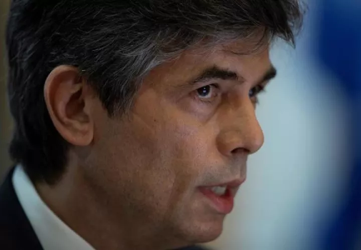 Nelson Teich defendía el confinamiento, pero lo que apresuró su salida del actual Gobierno fueron las diferencias que tuvo con el mandatario sobre la cloroquina, un antipalúdico que Bolsonaro  enarbola como salvación del COVID-19. FOTO/EFE