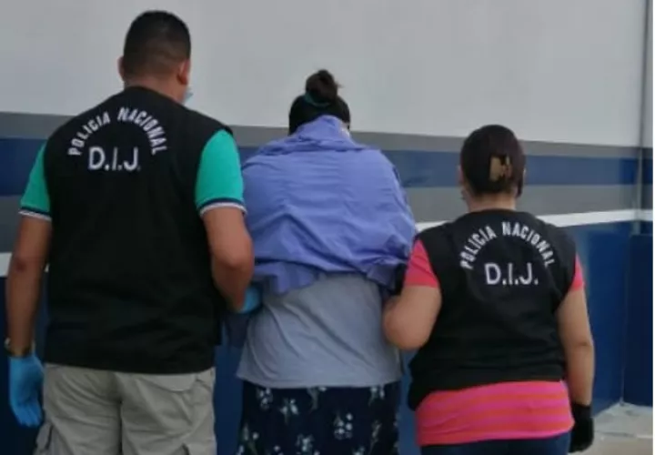 A la mujer de 21 años, se le imputaron cargos por homicidio agravado contra la infante. Fotos: Mayra Madrid.