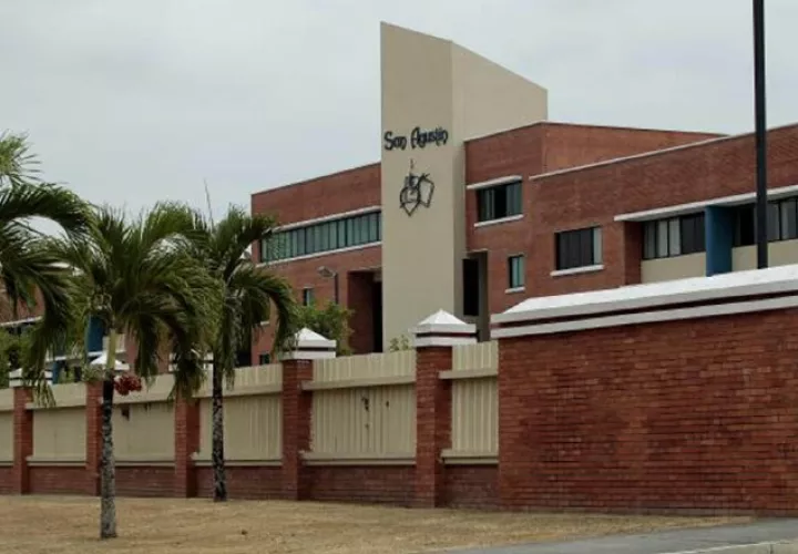 Colegio San Agustín ofrece servicio de primaria y secundaria.