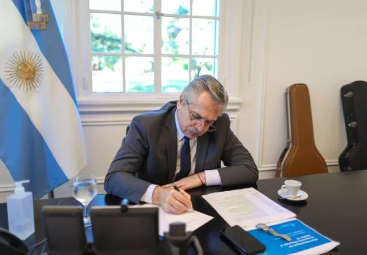 Las autoridades están "absolutamente comprometidas a alcanzar una resolución ordenada de la crisis de la deuda. EFE