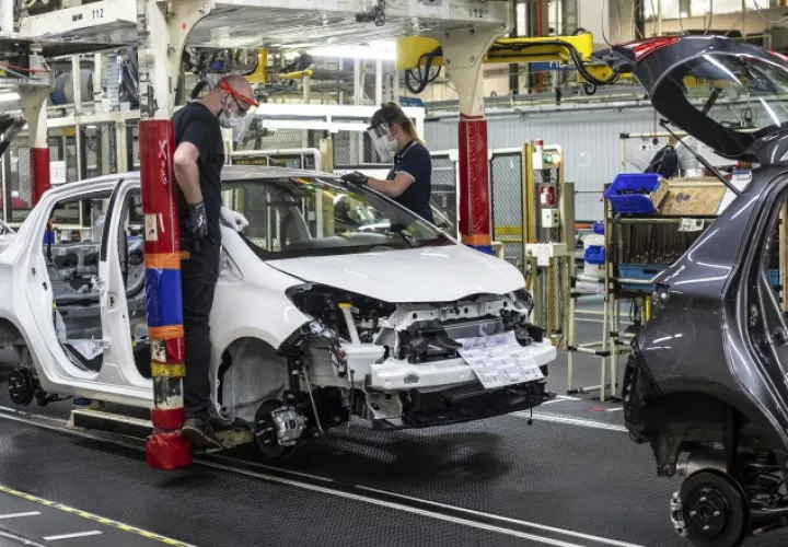 Se ha previsto una caída de 28% en producción de autopartes este año por la crisis de COVID-19. EFE